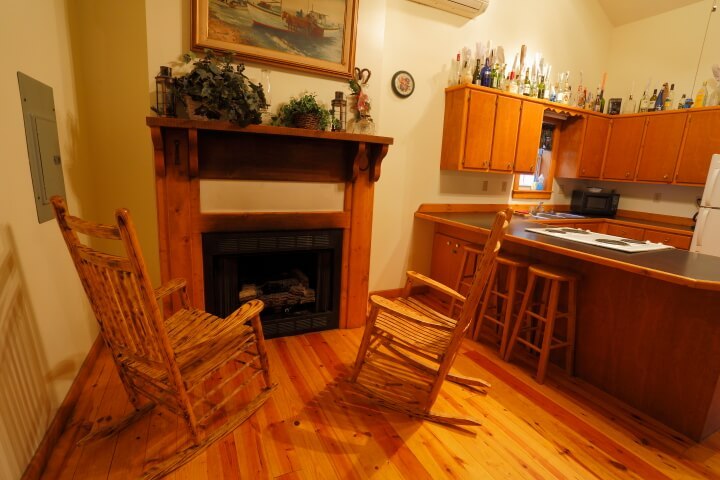 Sitting area with fireplace